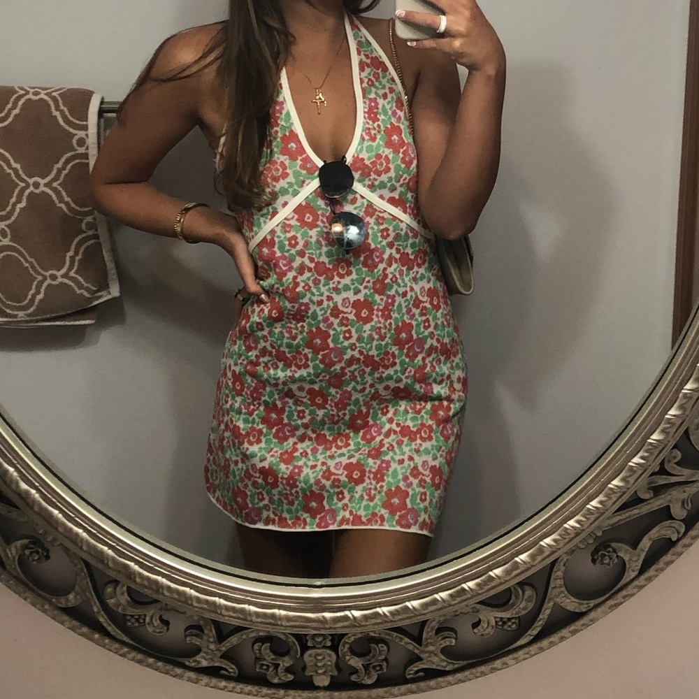 Zara dress size medium fits like a small/medium worn once!
